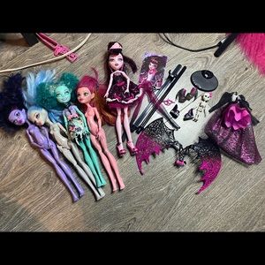 5 monster high dolls 2 dressed - all together